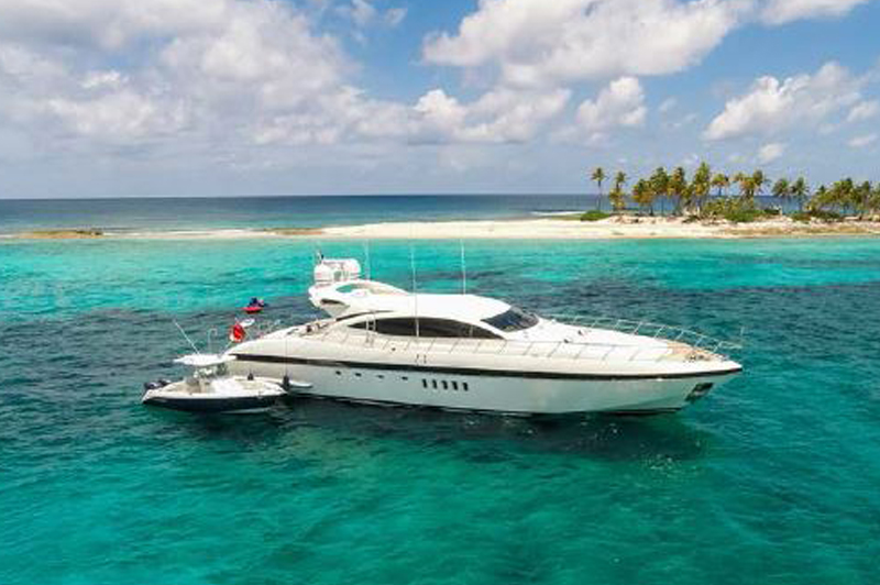 92' Mangusta Luxury Yacht in Aruba, Eva, luxury yachts boats for rental
